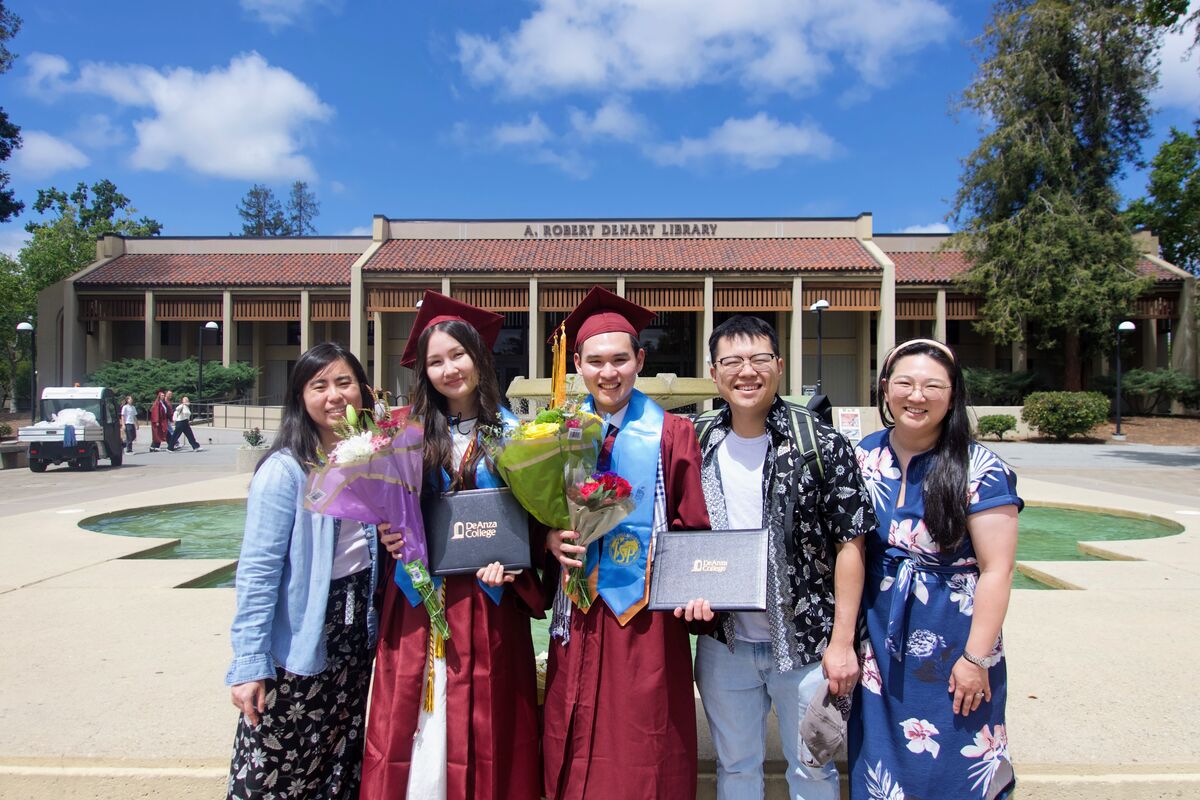 ISMP mentors and students together